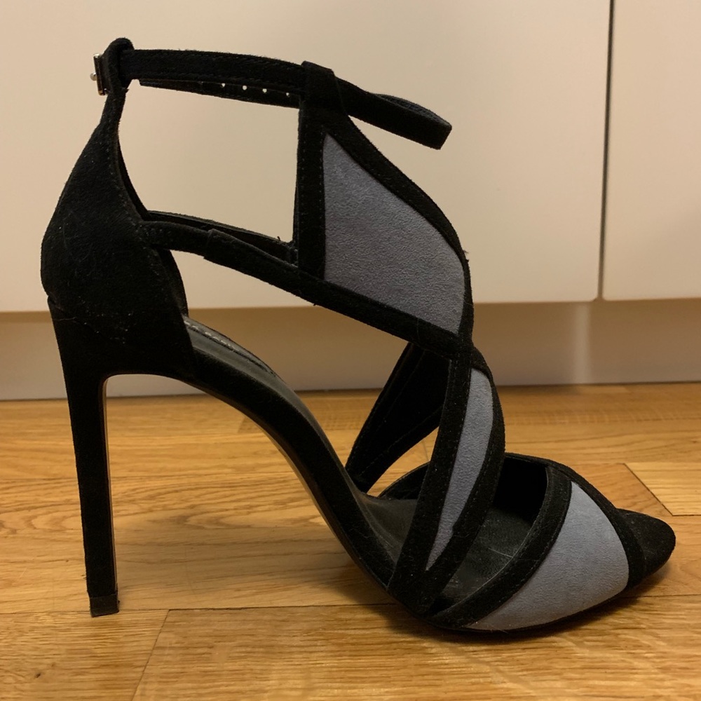 Zara Shoes | Black & Blue Suede Heels | Size: 8